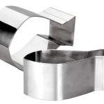 Anillo de acero inoxidable con forma de pez (12 x 7 cm)