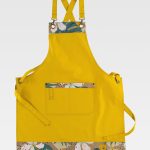 Modelo de Delantal con Pecho y Bolsillo Estampado Mo