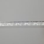 Rotulador acrílico con símbolos (29 x 2,5 cm)